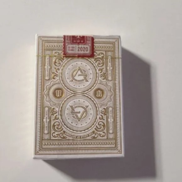 Theory 11 Artisan White Edition Premium Playing Cards - Picture 2 of 2